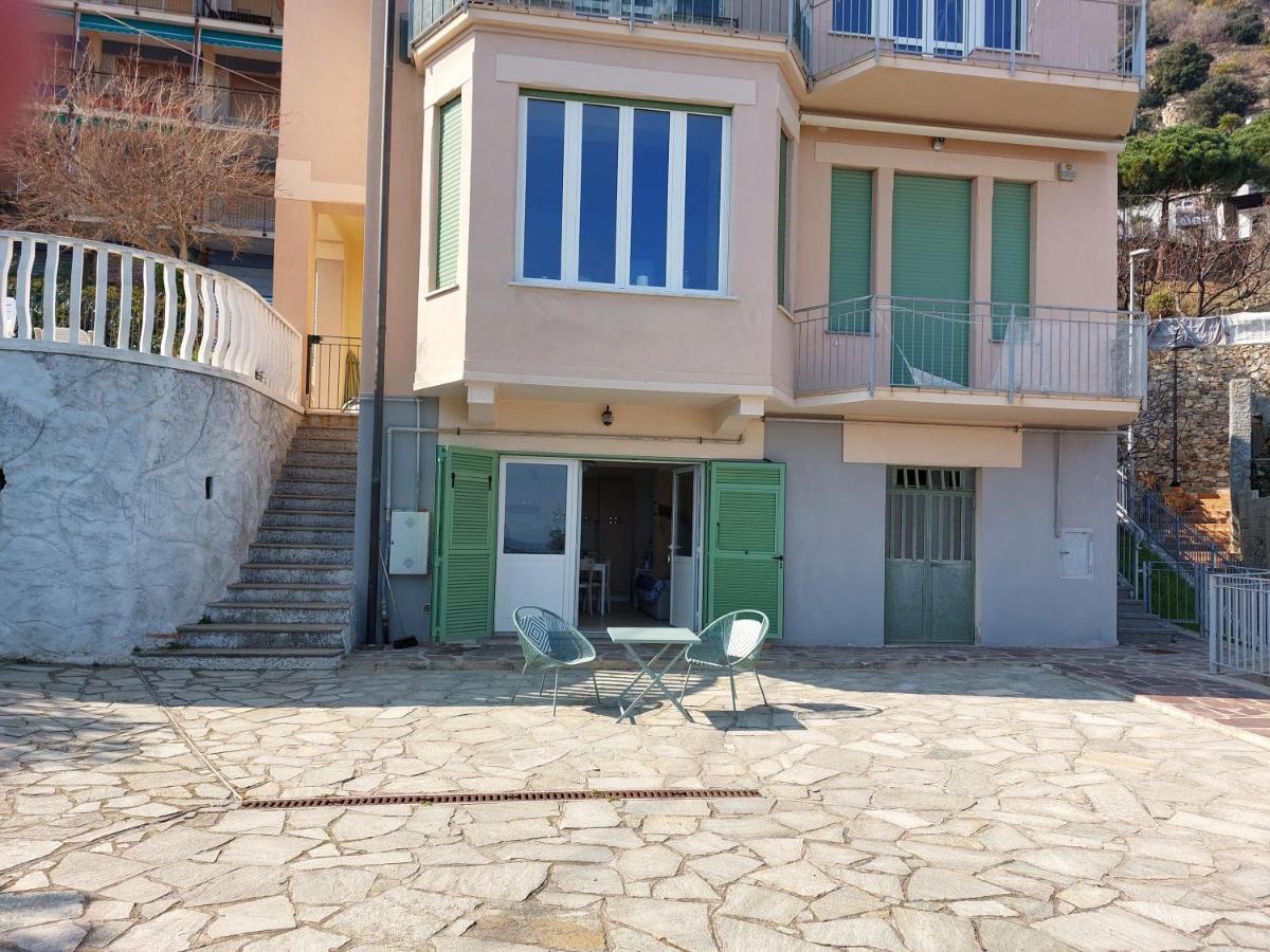 Una finestra sul mare Bergeggi Exterior foto