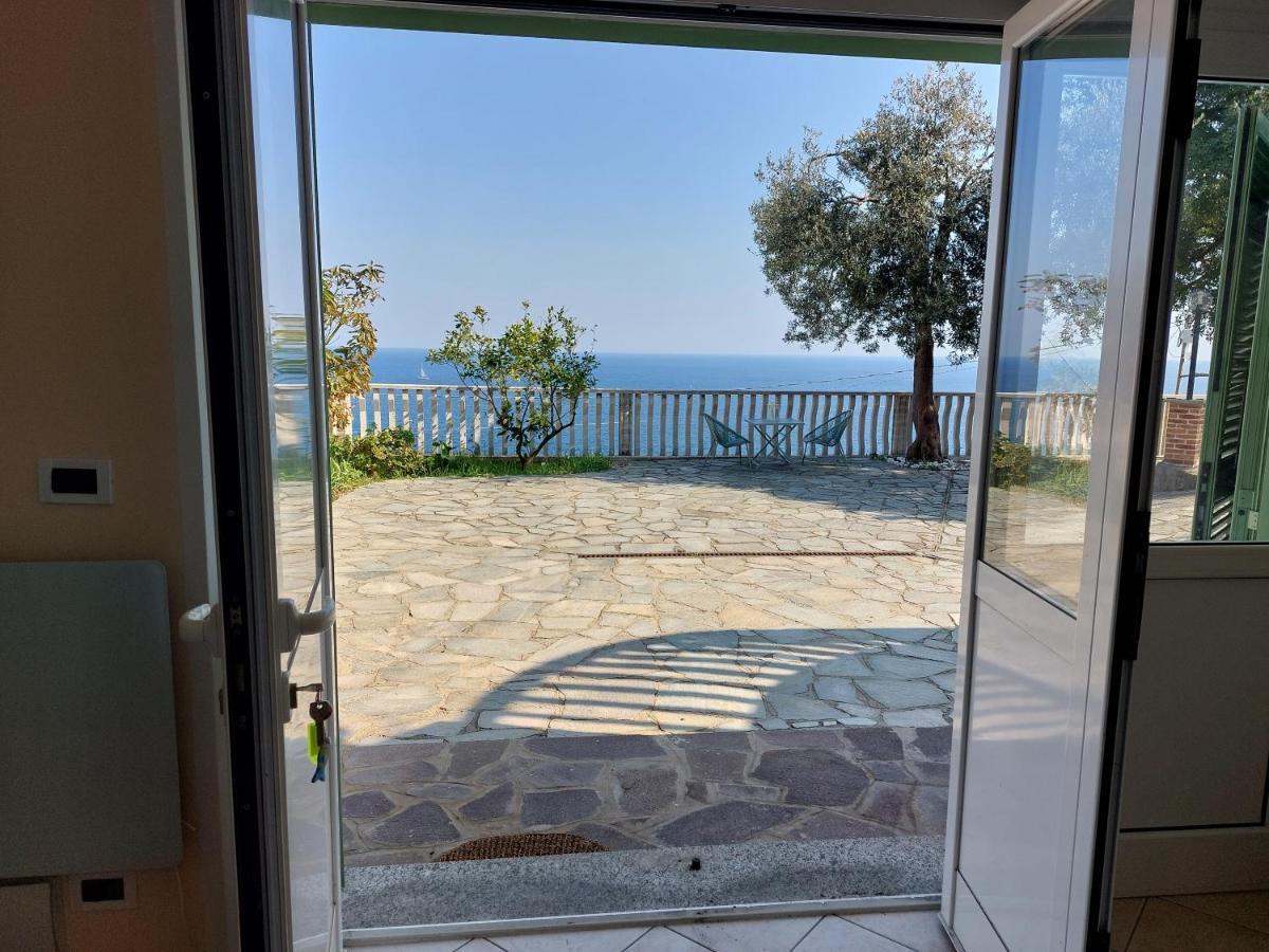 Una finestra sul mare Bergeggi Exterior foto